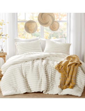 Plush textured bedding set