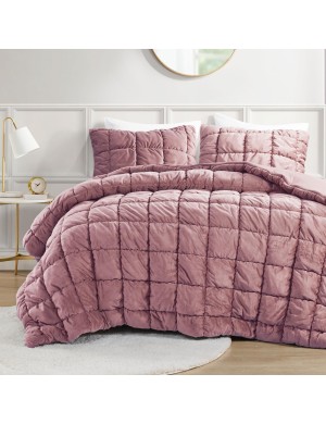 Luxurious velvet quilted bedding